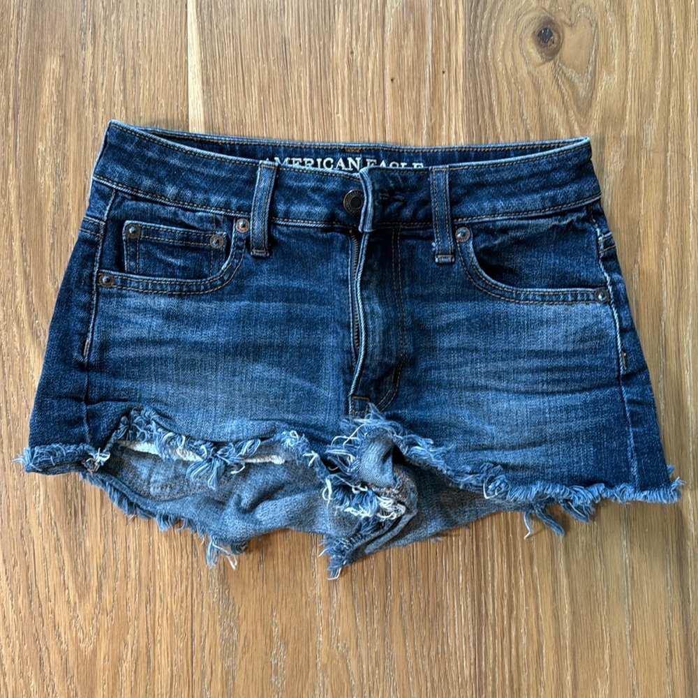 American Eagle dark wash denim shorts